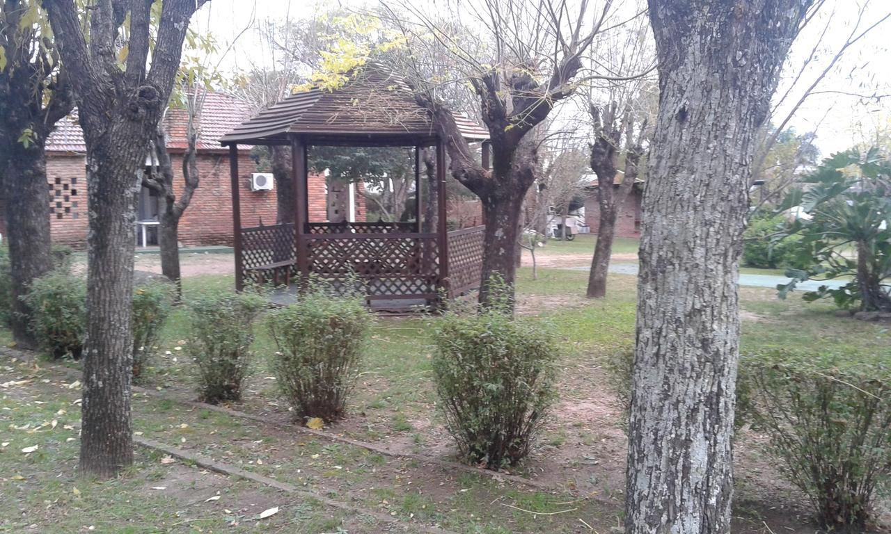 Brisas Del Rio Apart Hotel Termas del Daymán Zewnętrze zdjęcie