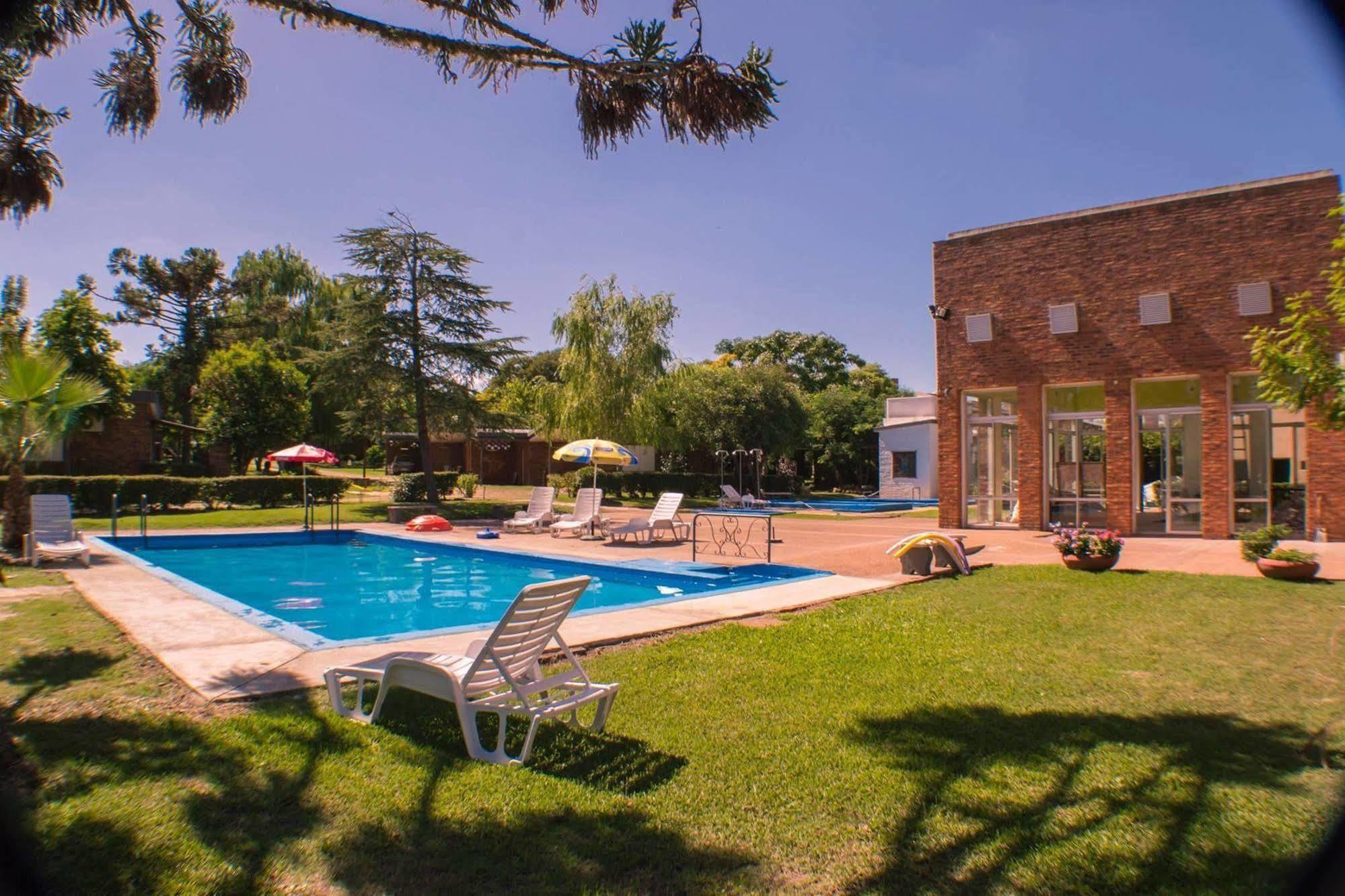 Brisas Del Rio Apart Hotel Termas del Daymán Zewnętrze zdjęcie